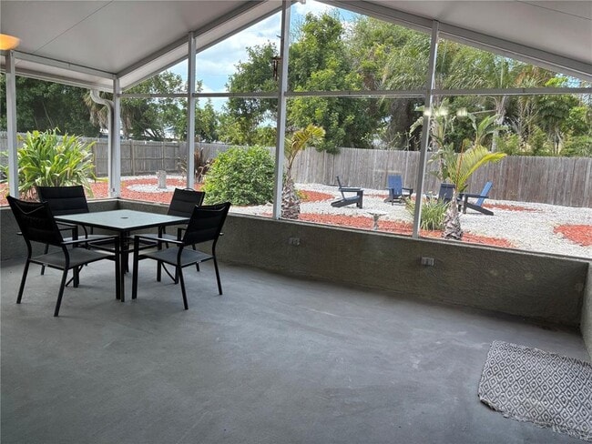 Photo - 1008 Estremadura Dr