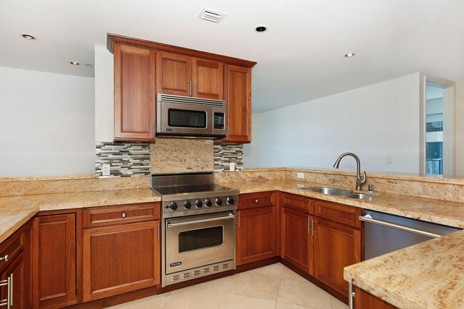 Building Photo - Private and Secure!! The Pinnacle Honolulu Unit 22