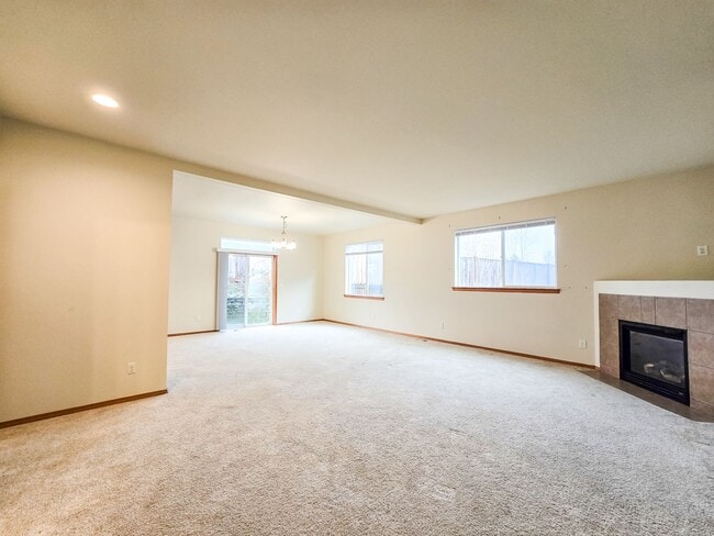 Photo - Lake Stevens 4-bed