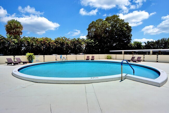 Photo - 2000 Presidential Way Unit 1006