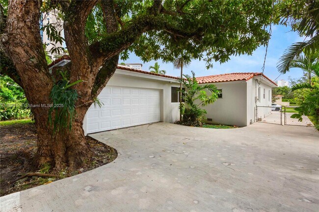 Photo - 3018 Coconut Grove Dr