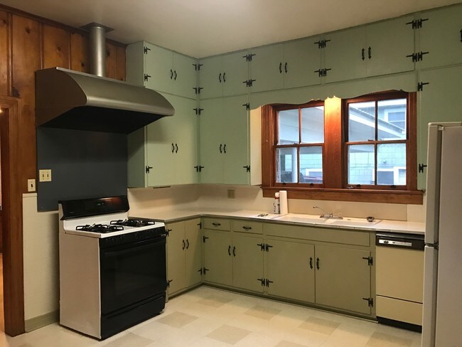 Photo - 704 E Thomas St