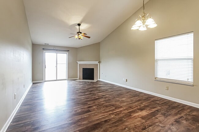 Photo - 5384 Lakeside Manor Dr