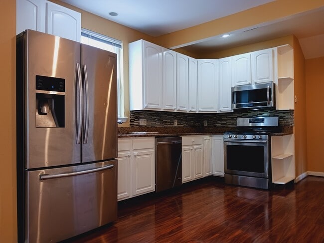 Photo - 2603 Hamlin St NE