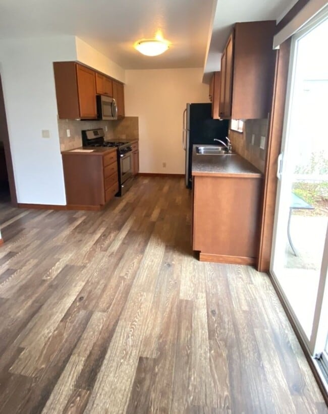 Photo - Spacious 3 bedroom 2.5 bath Post Falls Duplex