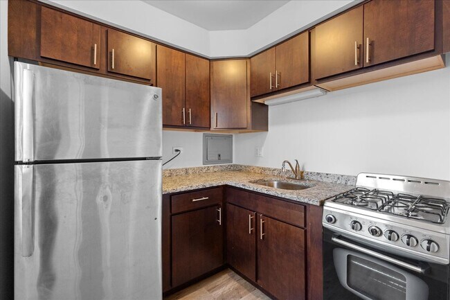 Photo - 6211 N Kenmore Ave Unidad 505