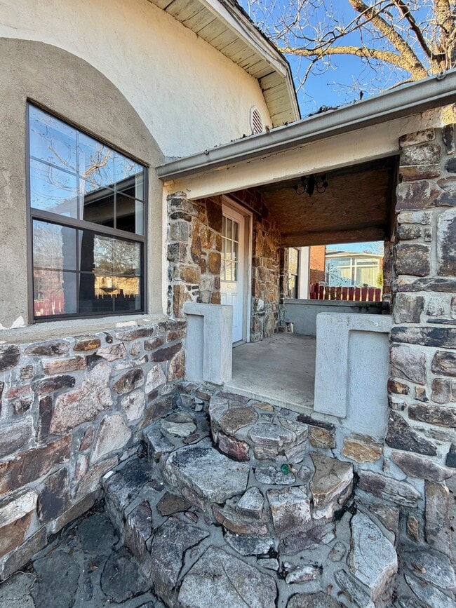 Photo - 104 Selma St