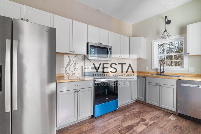 Photo - 555 Baldwin Ave