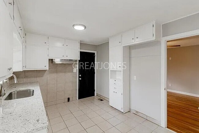 Photo - 855 78th St S