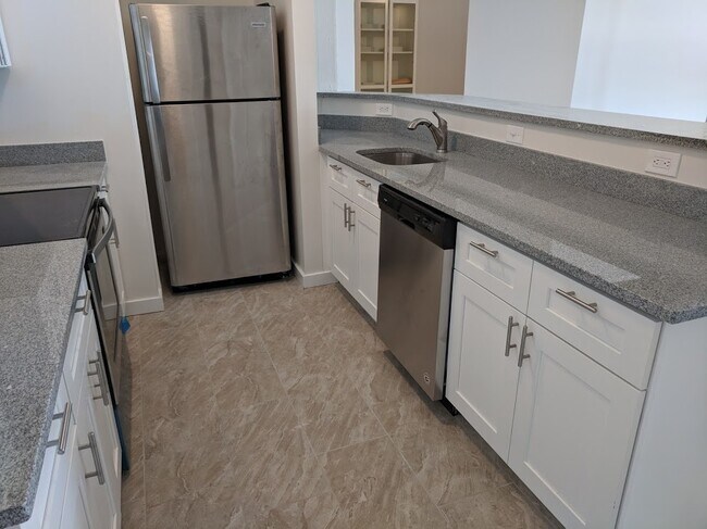 Photo - 5850 Centre Ave Unidad # 508