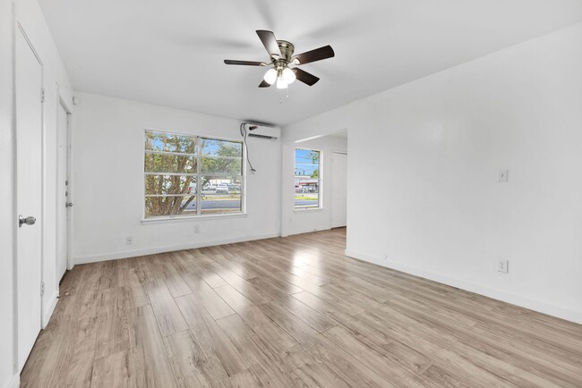 519 Venice St