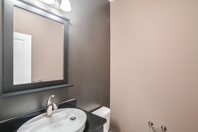 Photo - 2633 Catharine St Unit B
