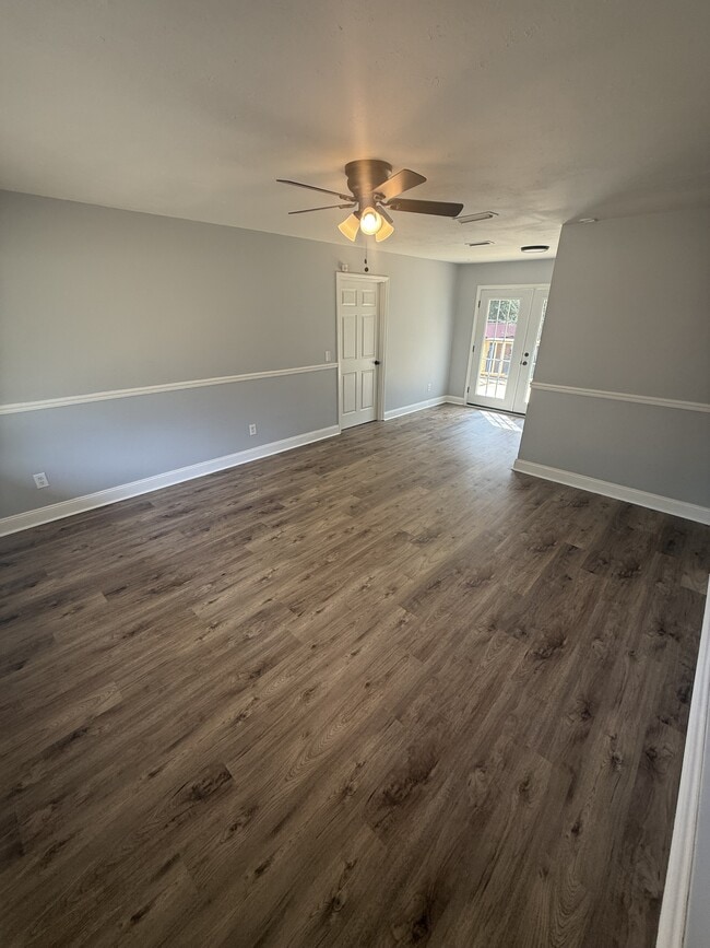 Photo - 221 Meadowbrook Dr