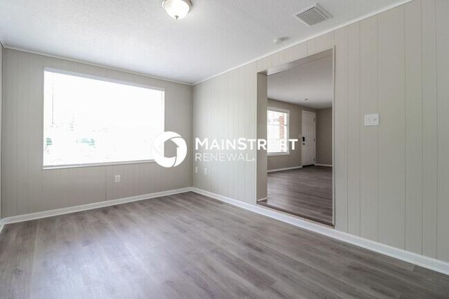 Photo - 3 Bedroom Pet-Friendly Home in TAMPA, FL w...