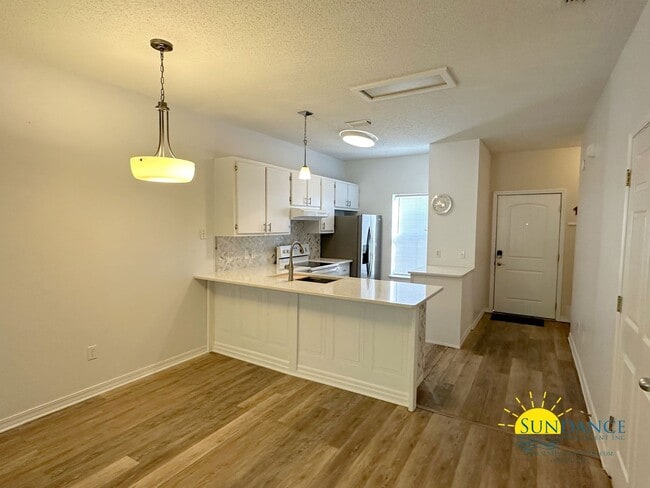 2817 Bay Club Dr