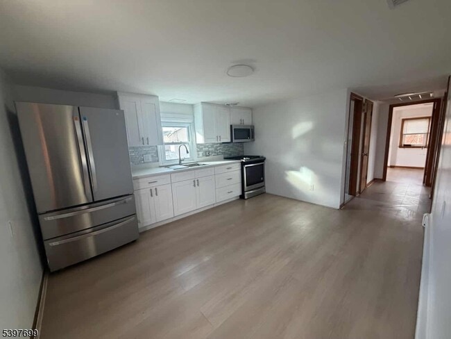 Photo - 6 Oakwood Pl