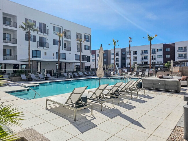 1000035554-2WEB - Alanna