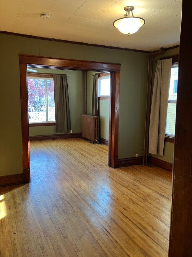 Photo - 1313 Hughitt Ave