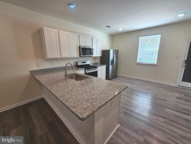 Photo - 35 Tyndall Trl