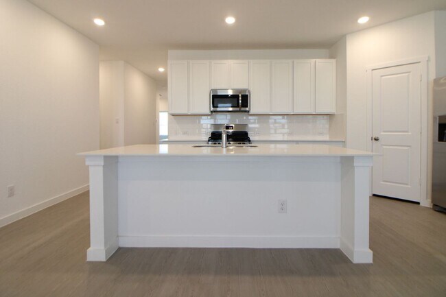 Photo - 5128 McKittrick