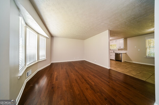 Photo - 5338 Olde St