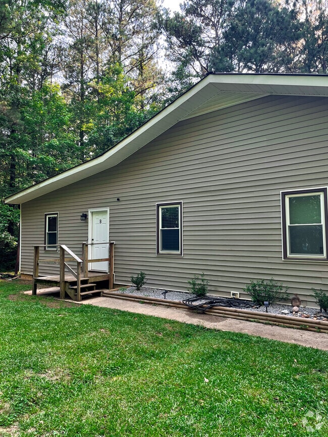 Building Photo - 501 Old Camp Church Rd Unit B Rental