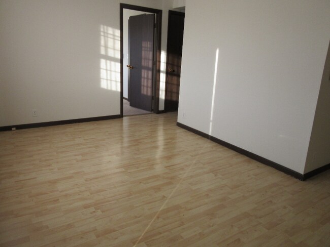 Photo - 13 Circle Dr Unit B