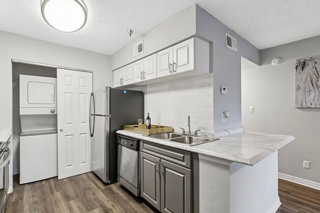 Kitchen - Buena Vista Apartments