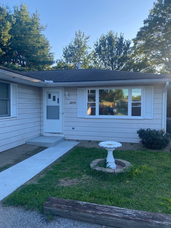 Photo - 2218-20-2220 Midland Dr