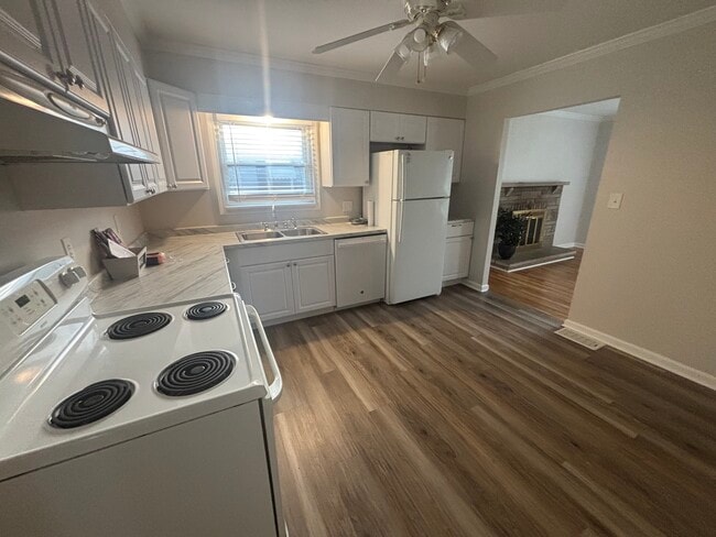 Photo - 977 Magie Ave