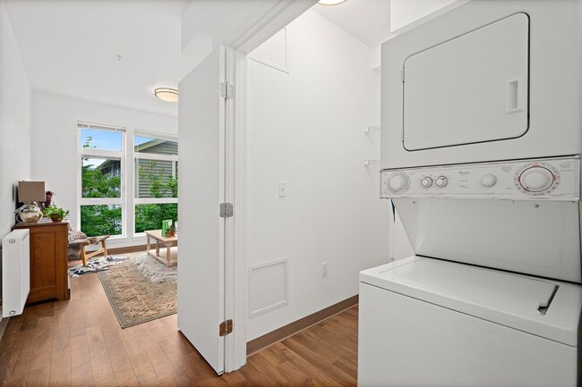 Photo - Portage Bay Flats - Affordable Studio Apartments In Seattle's U-District