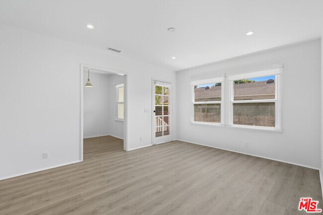 Photo - 1450 Franklin St Unidad B