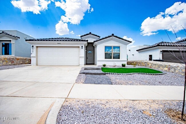 Building Photo - 701 Paseo Musical St