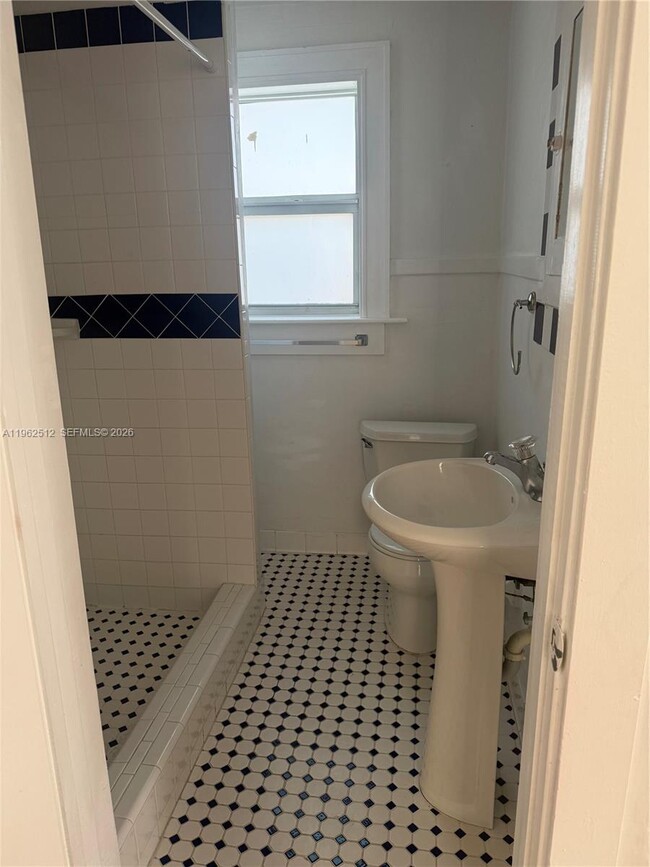 Photo - 2811 SW 4th St Unit 2