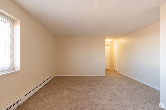 2BR, 2BA - 1115 SF - Living/Dining