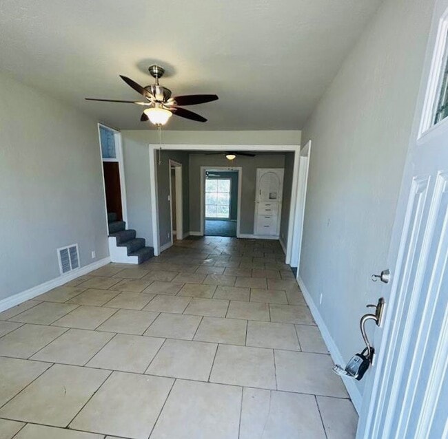 Photo - 1037 SW Binkley St