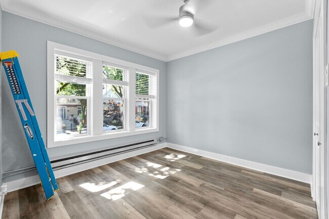 Photo - 3815 N Greenview Ave