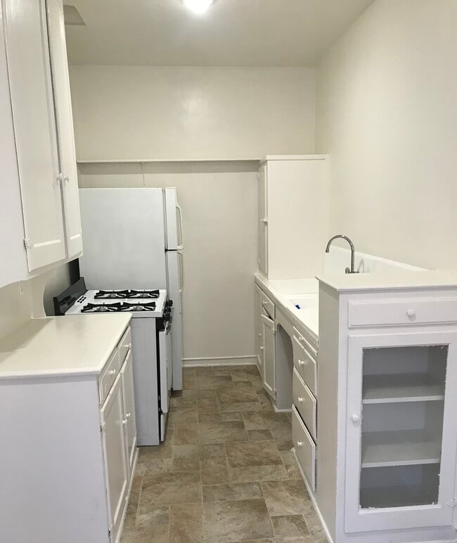 Fotografía del edificio - 4156 Rosewood Ave Unidad 9