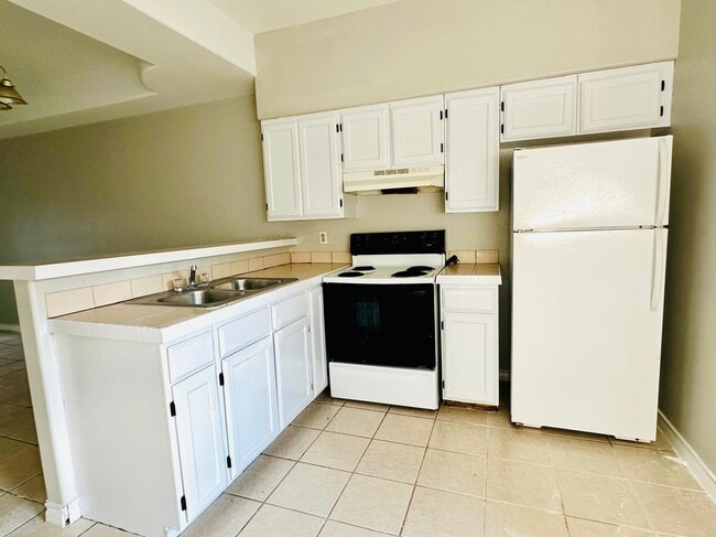 Photo - 2005 Cross St Unidad 2