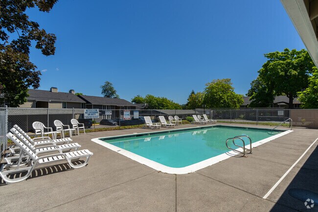 Piscina 1 - Conestoga Park I