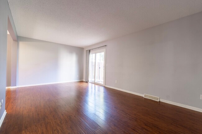 Photo - 2363 Dorland Ln E