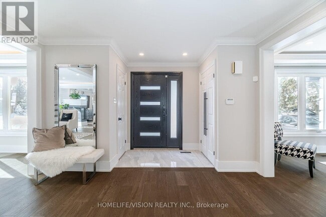 Photo - 1298 Bunsden Ave