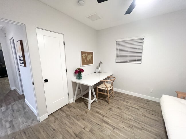 Photo - 1618 E Glenrosa Ave