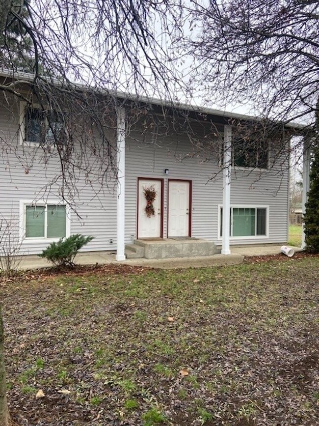 Convenient CDA Location! - Convenient CDA Location! House