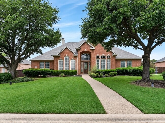 Building Photo - 1210 Forest Hills Dr