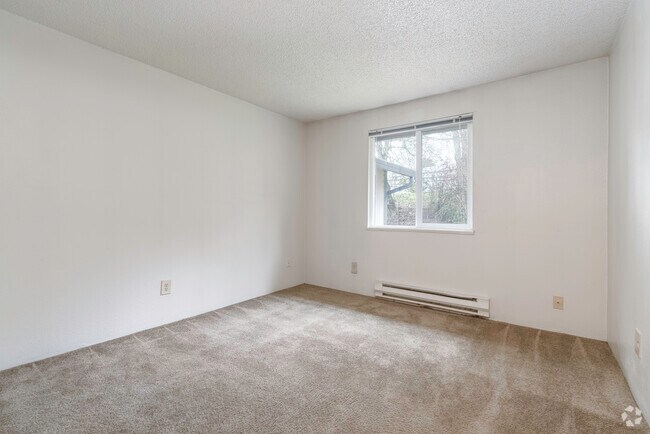 1BR, 1BA - 646SF Bedroom