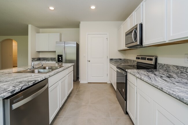 Photo - 11 Hickory Course Radial