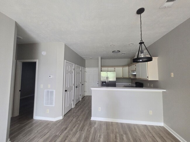 504 River Oaks Dr