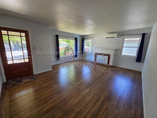 Photo - Beautiful 2 bedroom, 1 bath in the desirable Montgomery Village neighborhood - Santa Rosa
