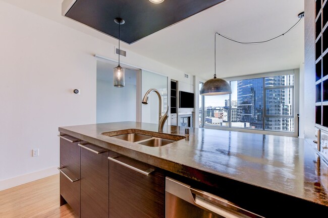 Photo - Elevated 1BR at Enso | Lake Views, Parking, Prime Location Unidad 1502